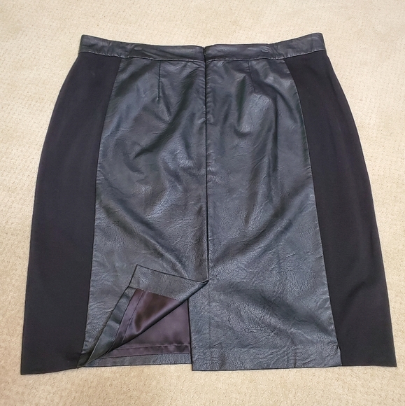 NWT Natori Faux Leather/Knit Pencil Skirt - Picture 4 of 8